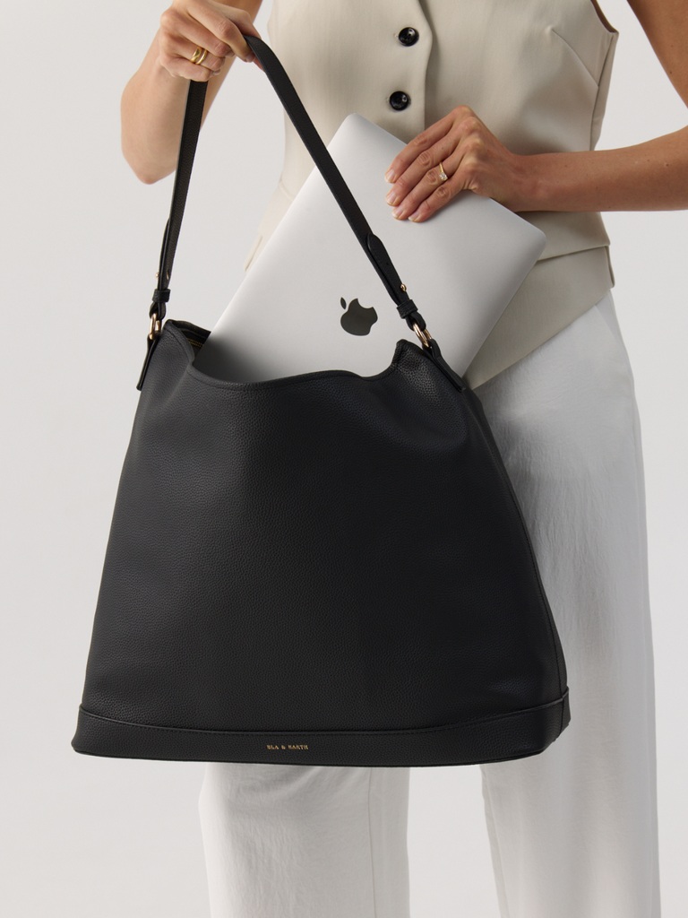 Insulated Slouch Carry Bag - Black 