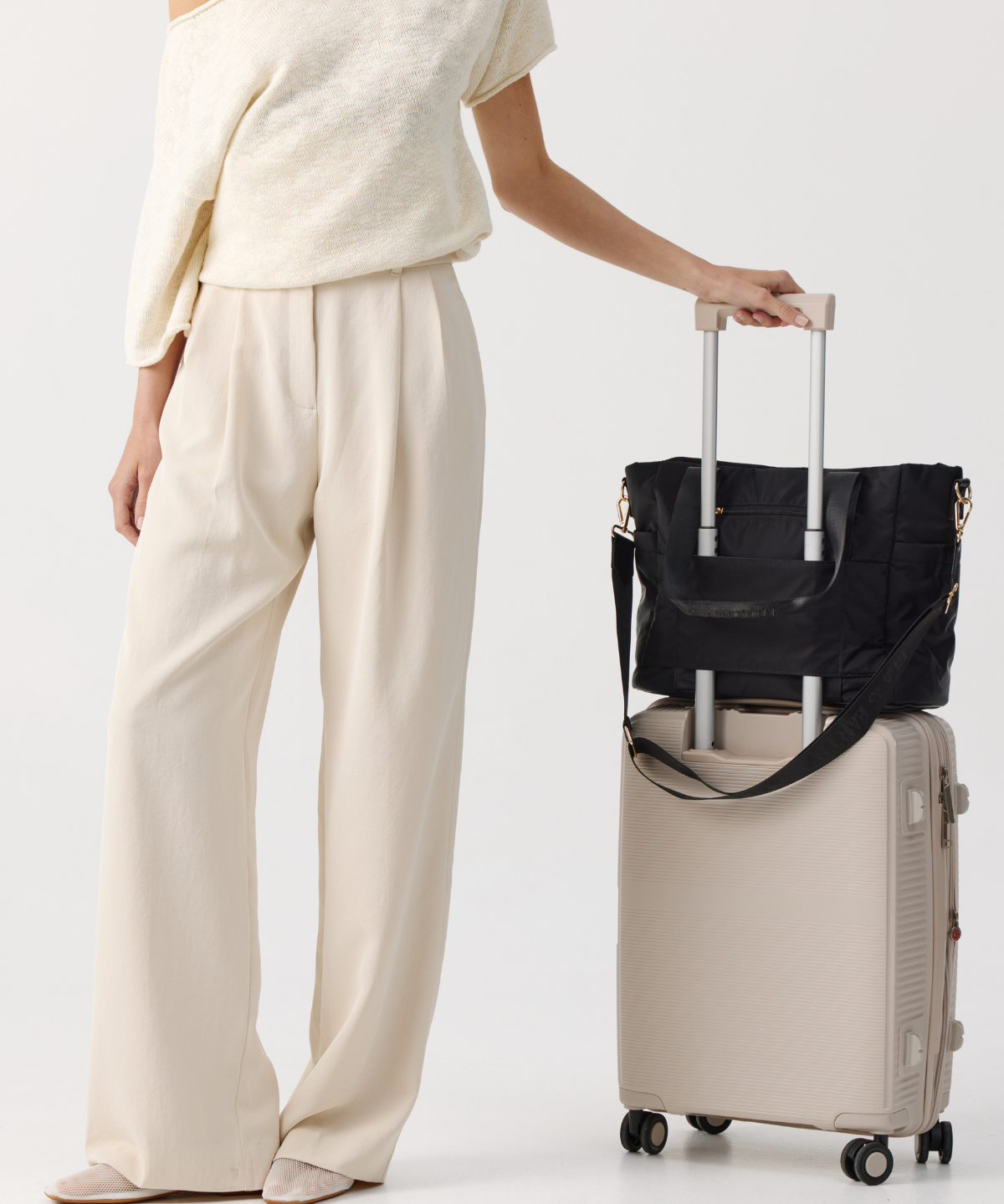 Smart Travel Tote Bag - Black With Gold