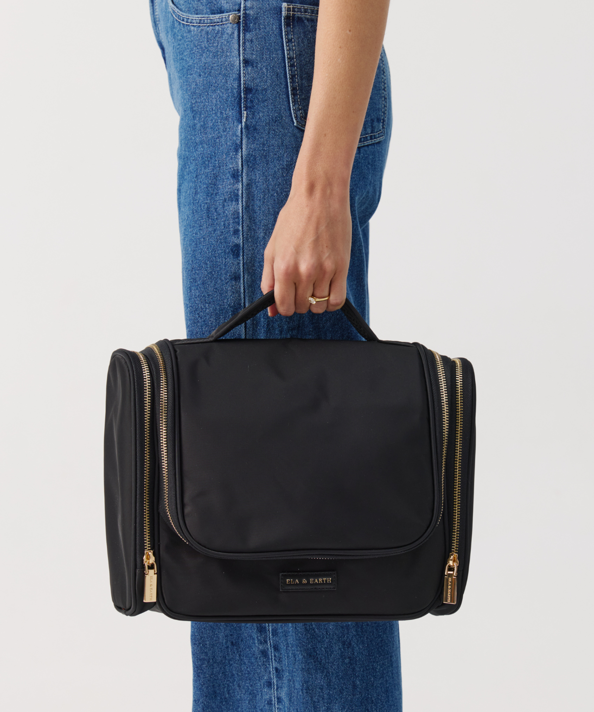 Minimalistic Toiletry Bag - Back 