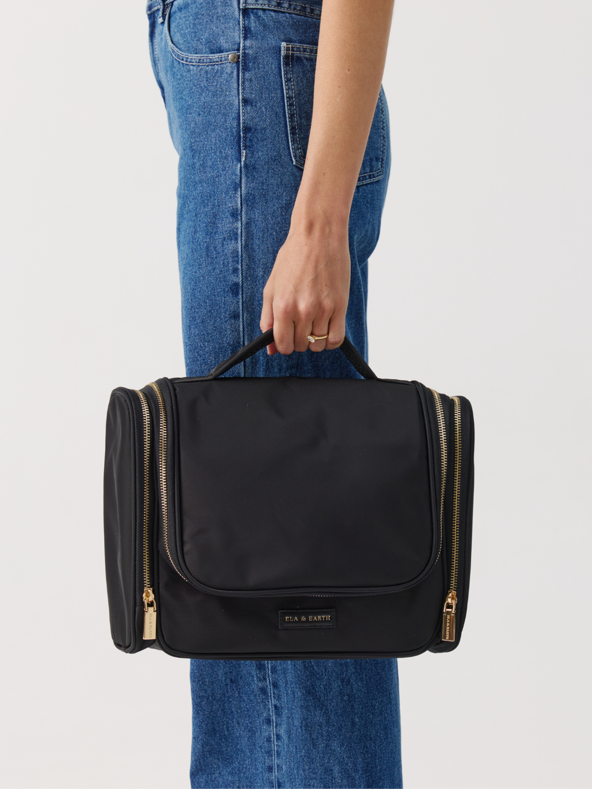 Minimalistic Toiletry Bag - Back 