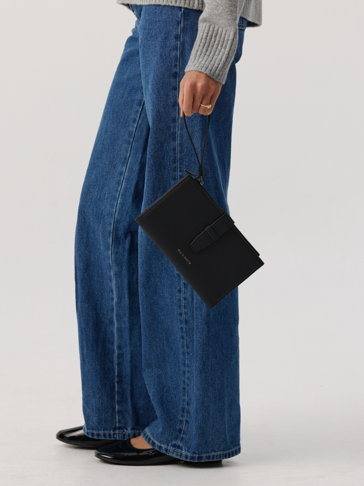 Trending Passport Holder - Black With Gunmetal 