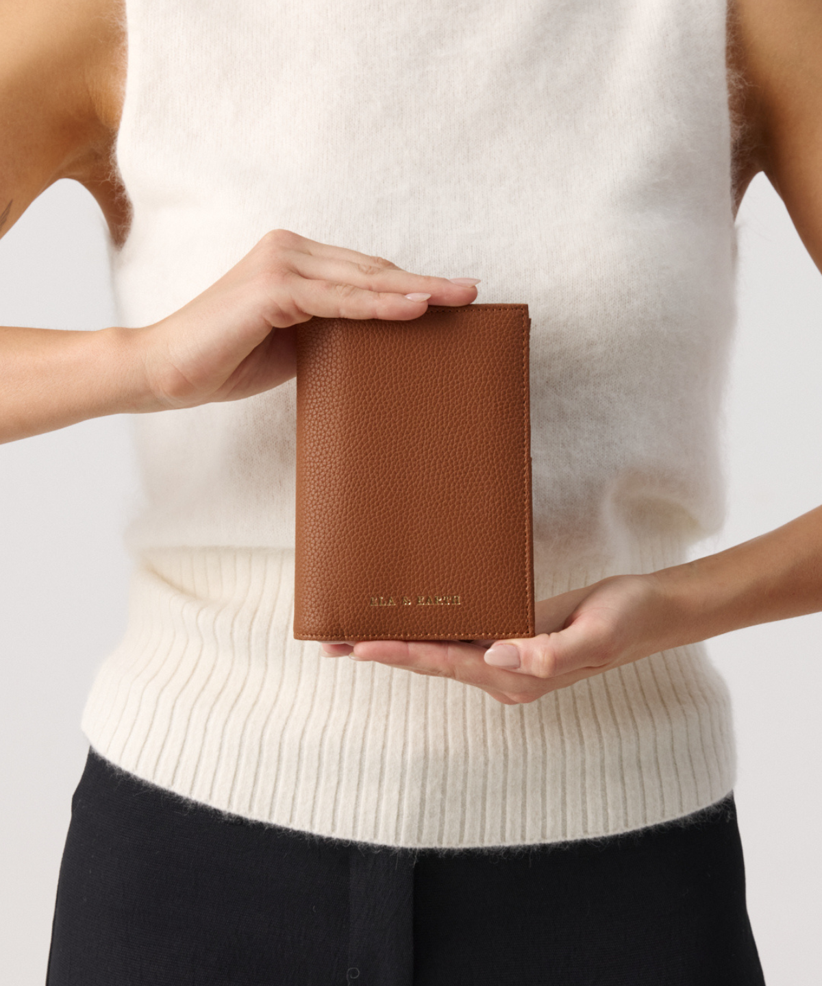 Caramel With Gold - Arden Single Passport Wallet