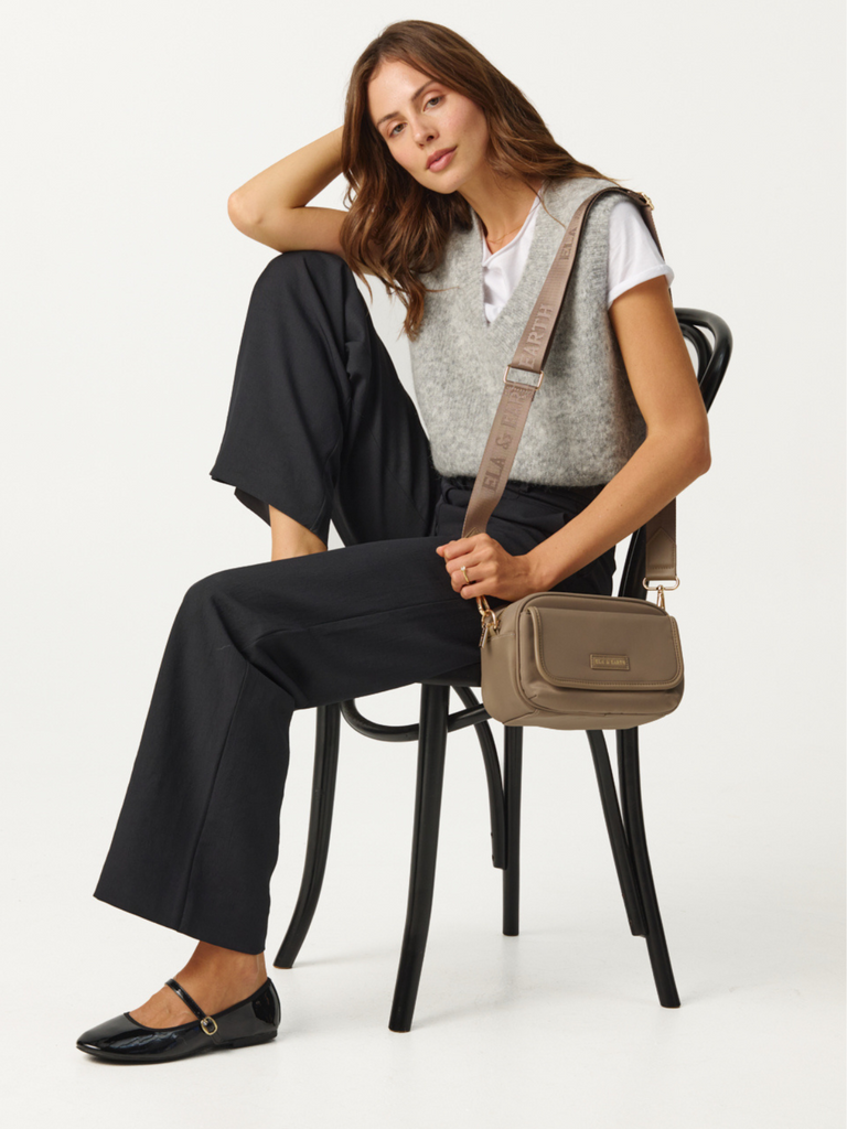 Shoulder Bag - Oyster With Gold 